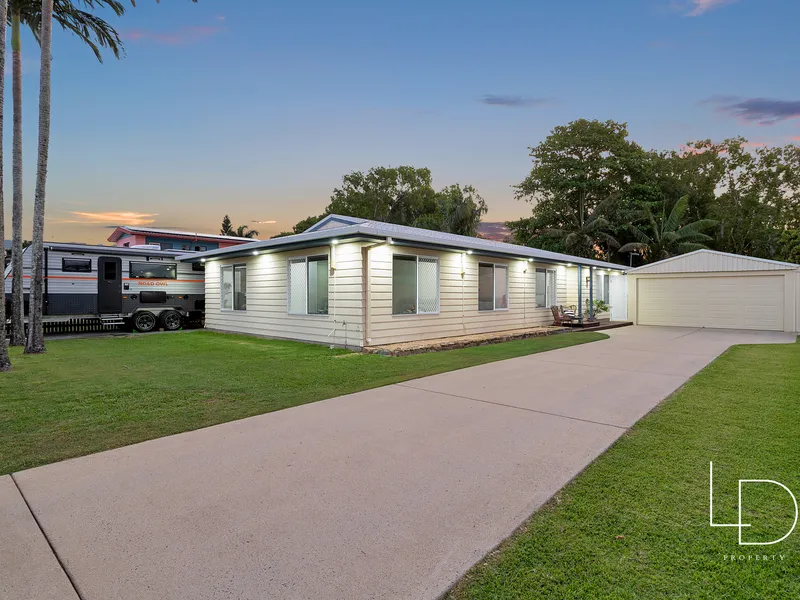 Peaceful and Private Haven Backing onto Parklands