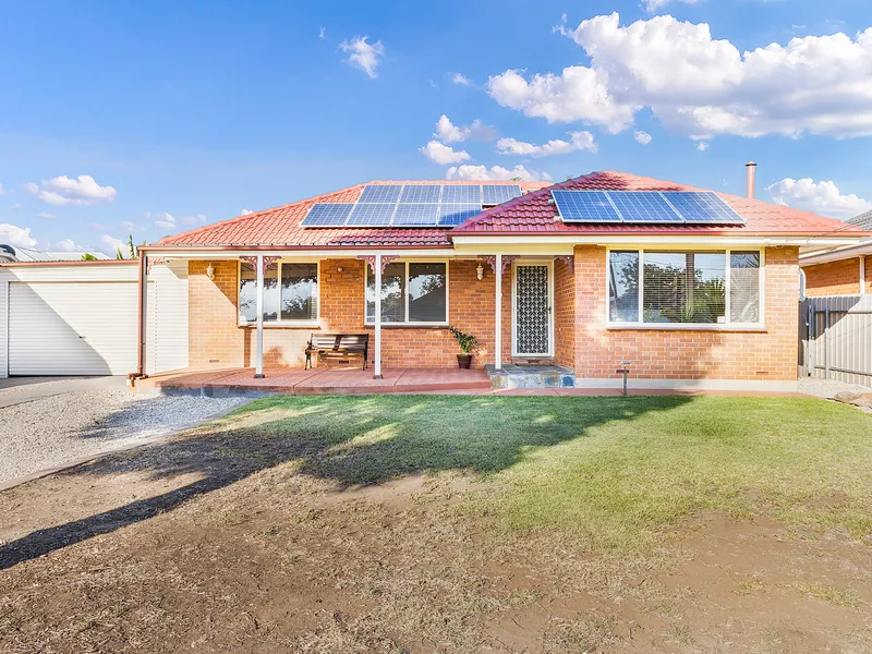 Upgraded Home plus Studio – Large 680 m² Allotment