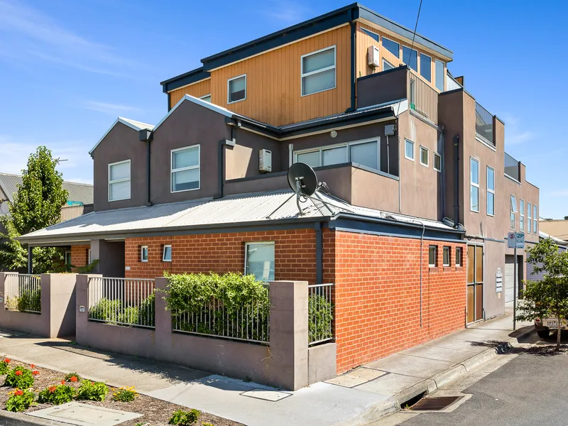 “Contemporary Living, Close To Everything”