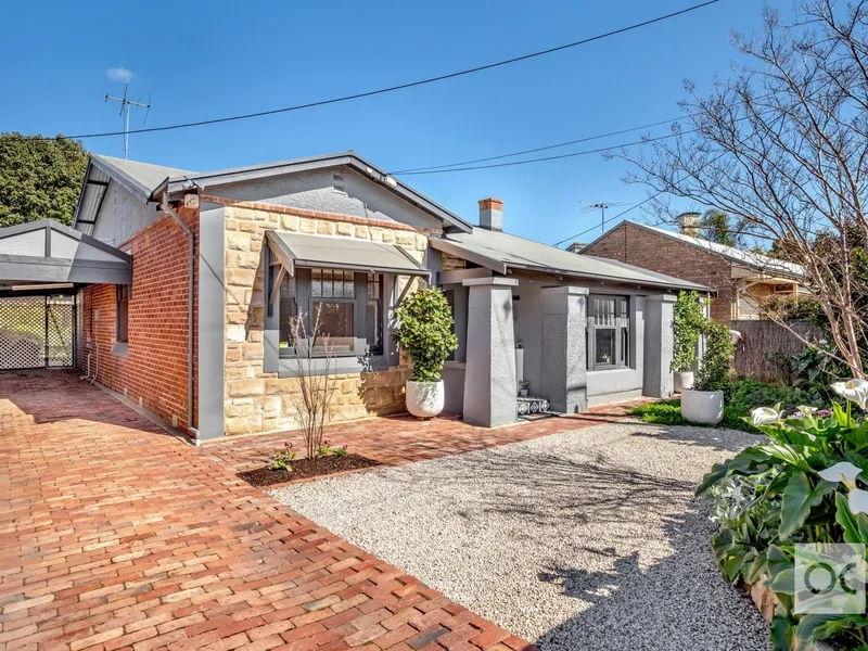Charming C1925 bungalow with more