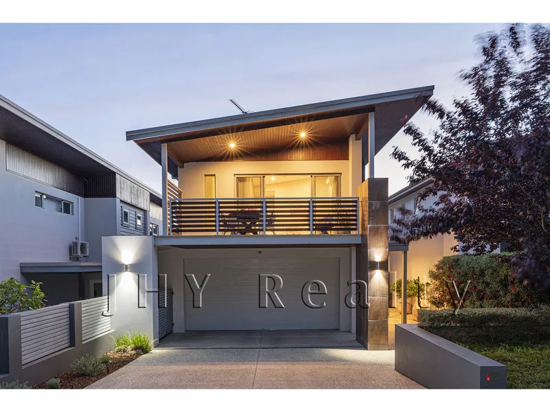 LUXURIOUS ABODE IN PRIME LOCATION