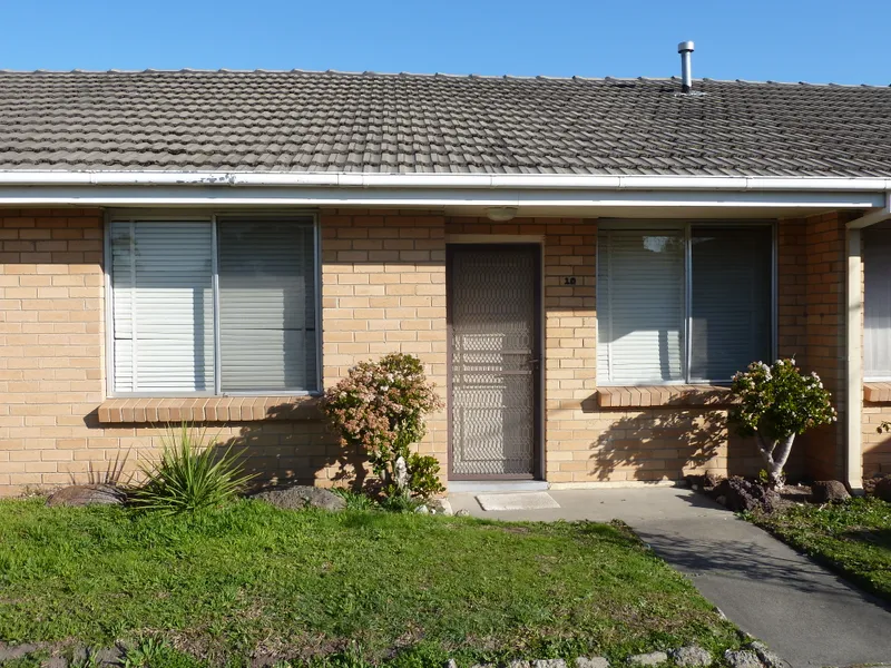 VERY CLOSE TO STATION !