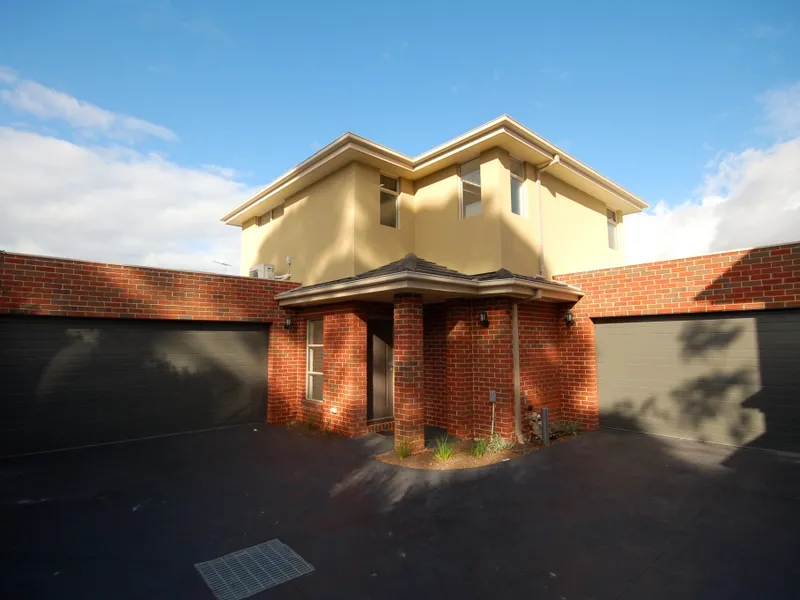 Three bedroom townhouse in the back of the block!