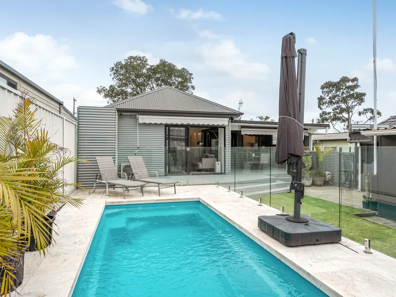 Modern family entertainer with in-ground pool