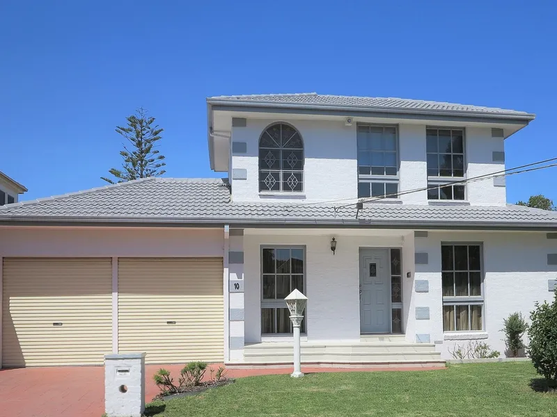 ELEGANT RESIDENCE in great location