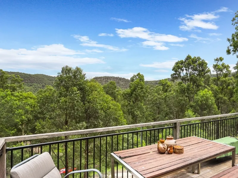 Serene Weekend Retreat Moments From St Albans Village