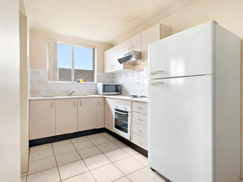 Quiet position in a boutique block