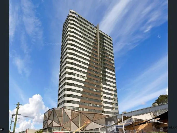 MODERN IDEAL LOCATION - DON'T MISS OUT! 