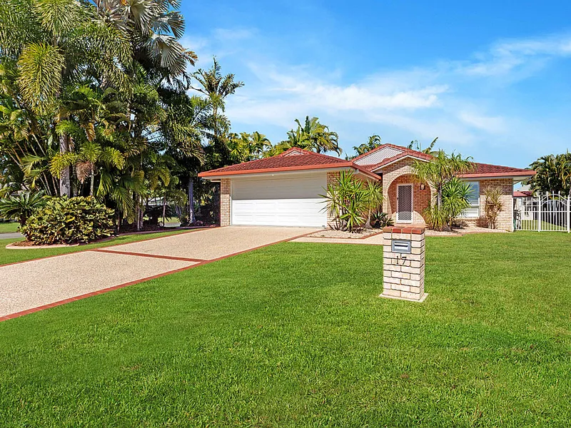 Single Level Family Sanctuary in Sought-After Glenella