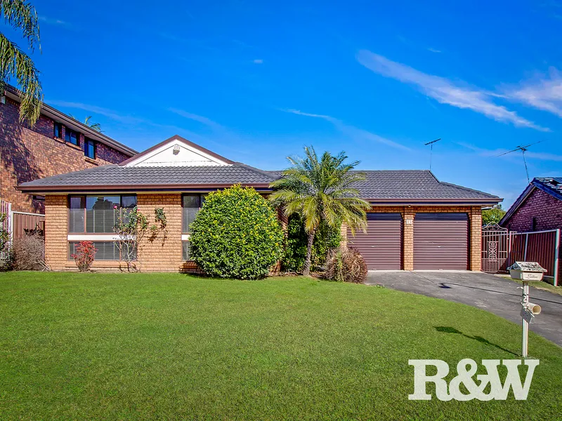 GREAT SIZE HOME IN GREAT LOCATION!