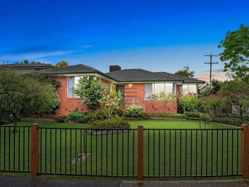 Quality Family Living in an Enviable Location!
