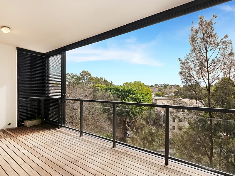 OVERSIZED LOGGIA ONE BEDROOM WITH PARKING