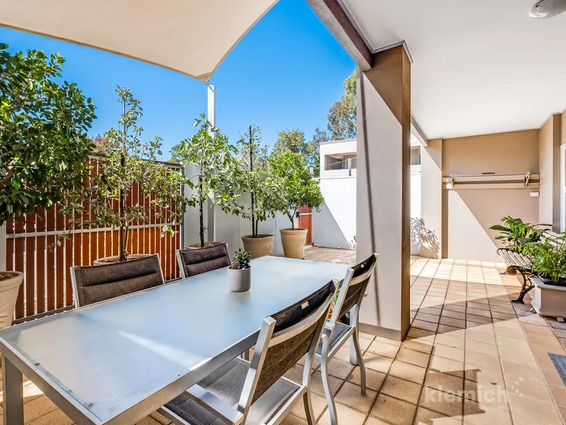 Trendy two-bedroom home in prime cosmopolitan location.