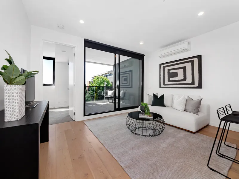 Sleek, Stylish and Sunlit Entertainer with Convenience Covered