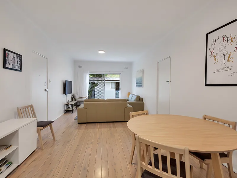 Large north facing apartment - Available for short or long term lease - FULLY FURNISHED 