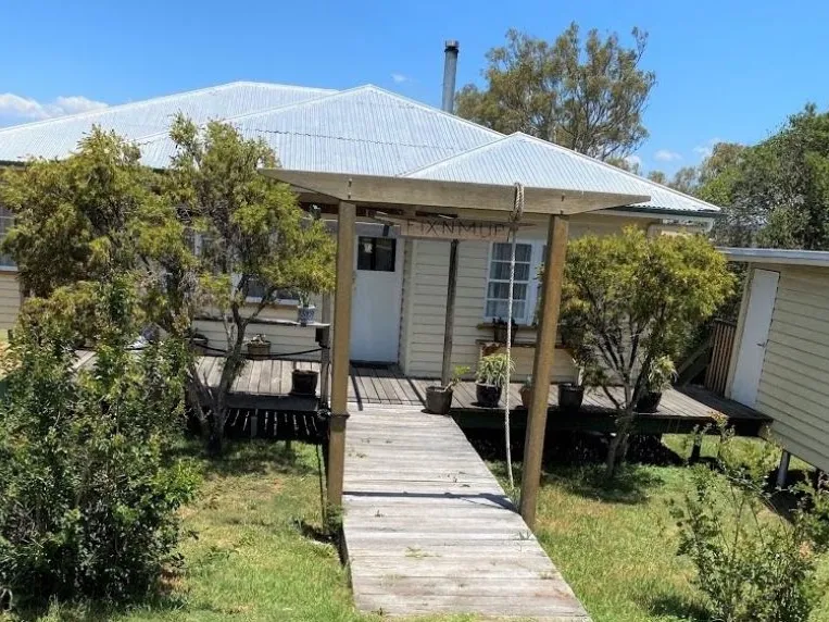 Wow, what a view - very keen Seller off to Tasmania