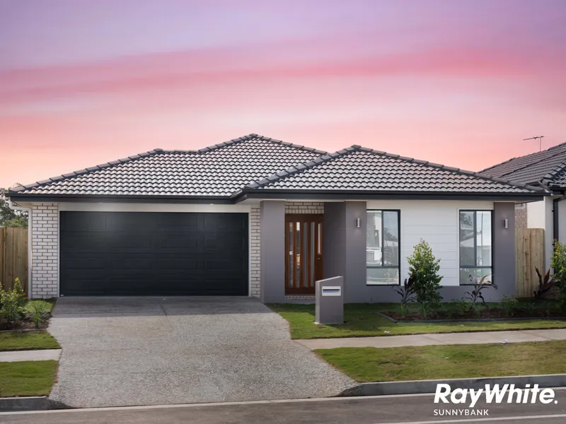 Modern 4-Bedroom Family Home!