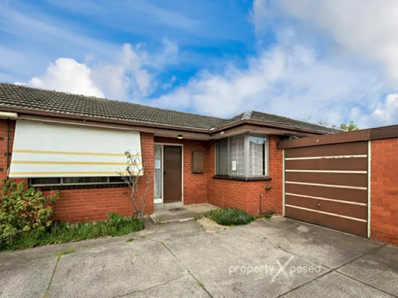 Spacious 2 Bedroom Unit in the heart of Springvale