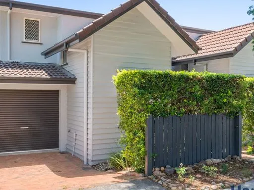 Spacious Inner-City Townhouse in Prime Location