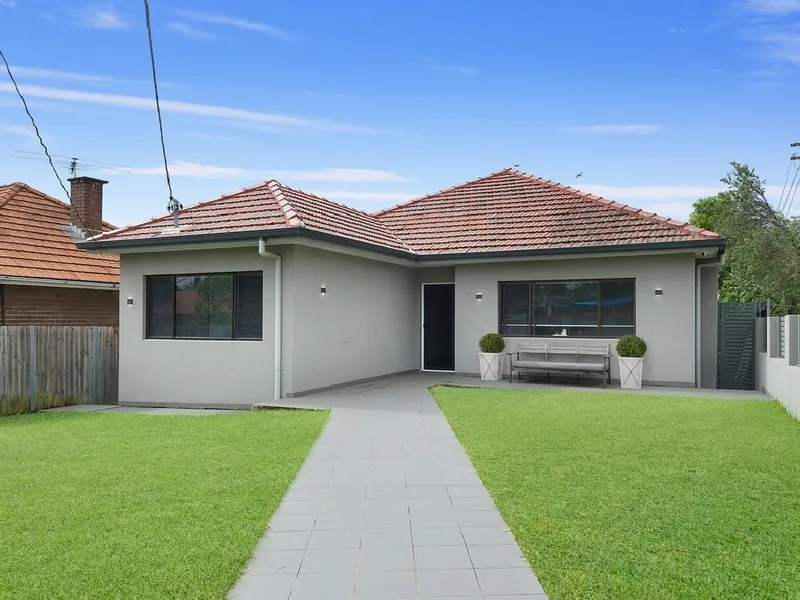 Contemporary Family Living in Premier Corner Position