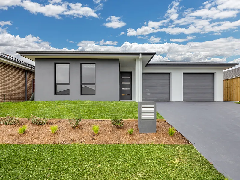 NEAR NEW DUPLEX IN SANCTUARY ESTATE