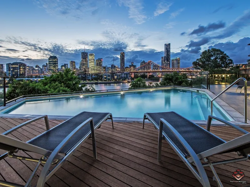 River View, Fully Furnished, New Farm Apartment