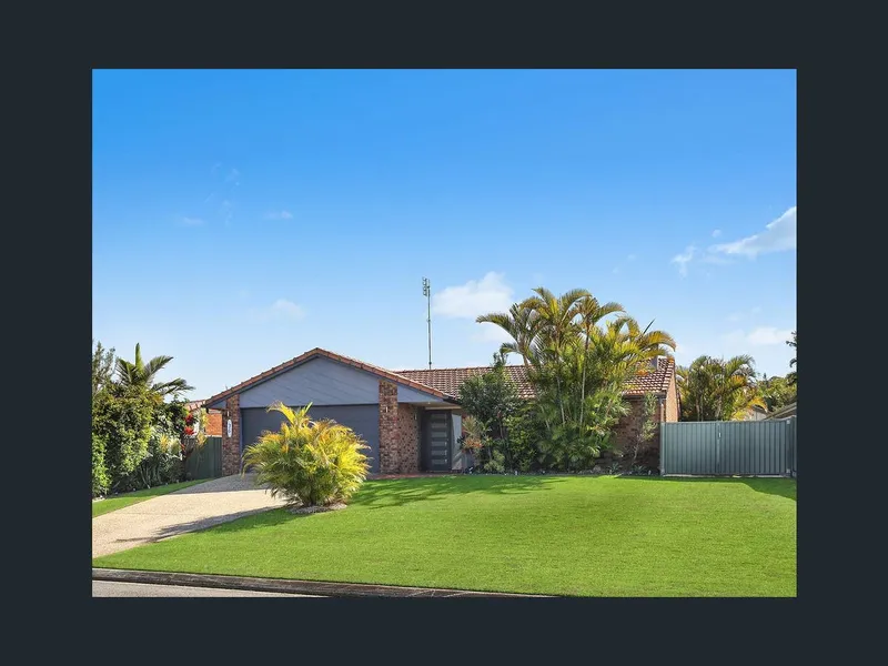 DO NOT LET THIS ONE GO!!! Beautiful 4 Bedroom Modern Home for Rent in Mooloolaba