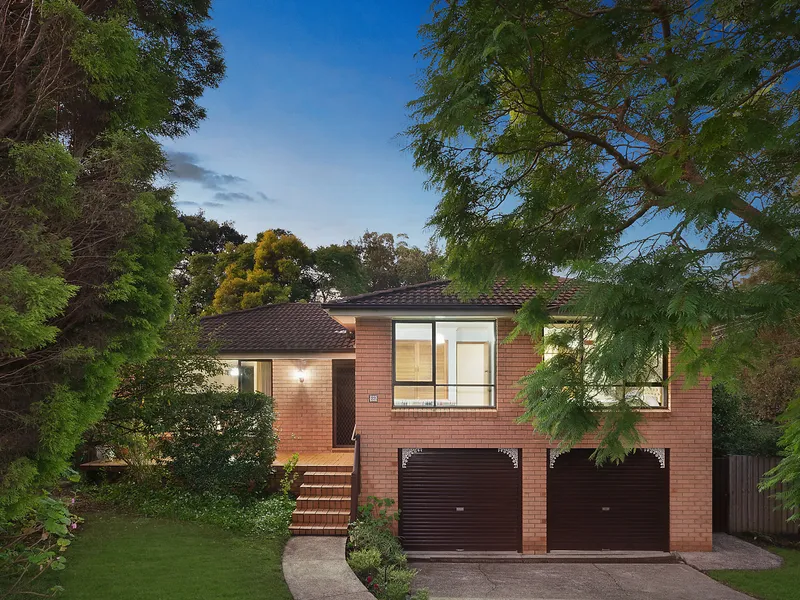 Moments to Round Corner shops!