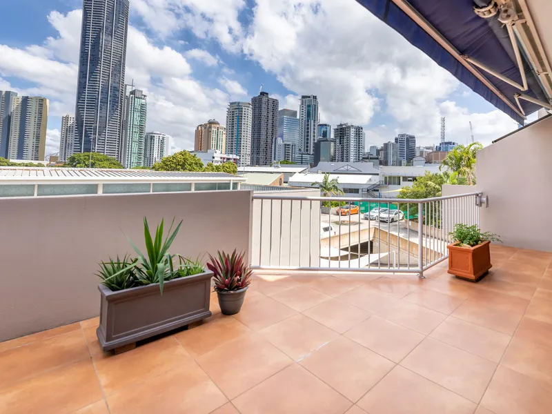 Stunning Tri Level Townhouse with Amazing Views