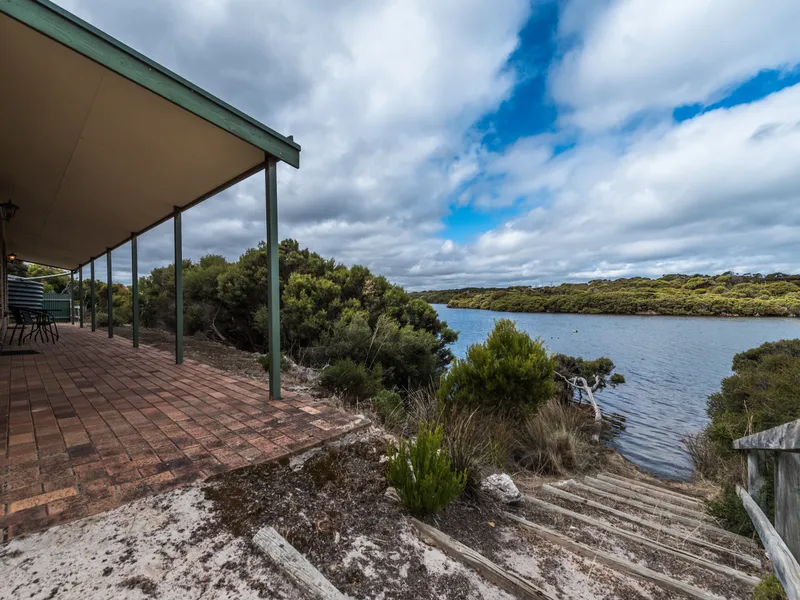 ABSOLUTE RIVER FRONTAGE AT VIVONNE