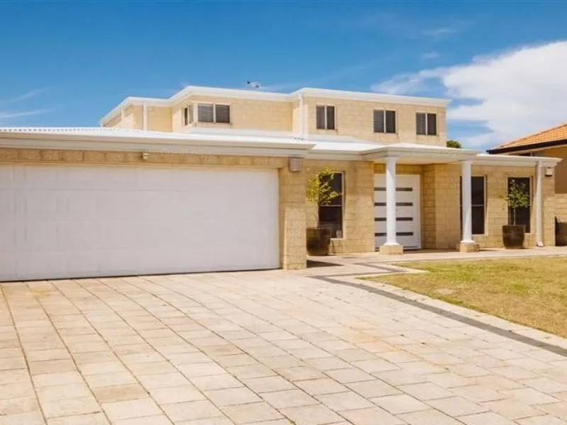 Gorgeous Golf Course Family Home