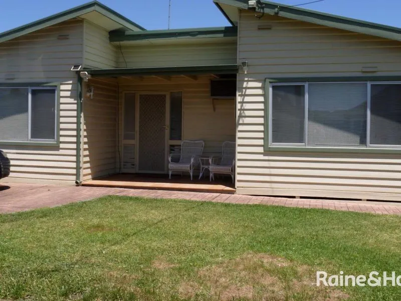 Family Home in Unbeatable Location!