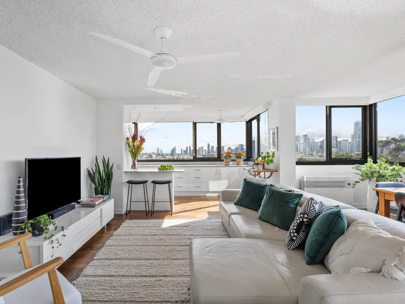 Experience Unrivalled Elegance with Panoramic Views