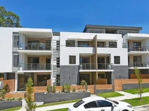 Stunning one bedroom with car space in Epping
