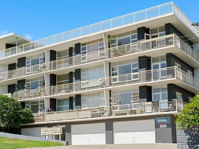 'Surfrider' - iconic building, directly opposite Avalon Beach