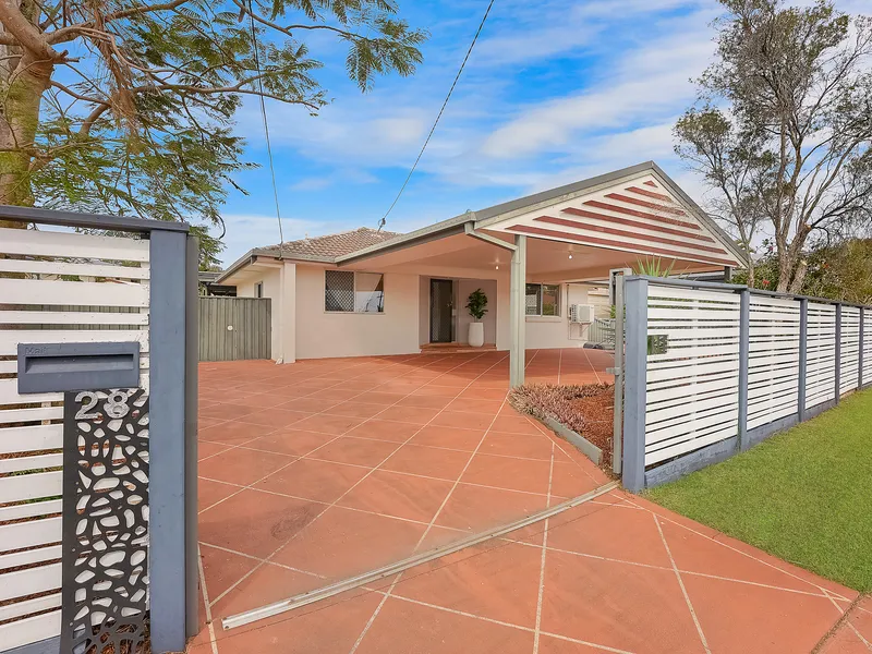 3 AIRCONDITIONED BEDROOMS + OFFICE COMPLETE WITH POOL, ASTRO-TURF AND GATED DRIVEWAY