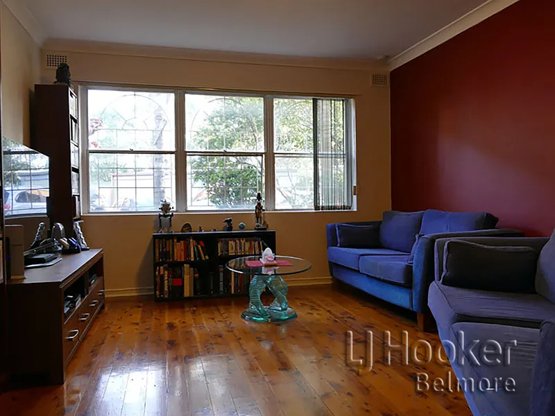 3 bedroom Unit close to Chullora Shops