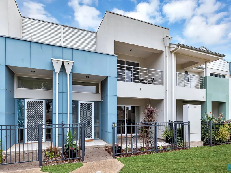 Beautifully presented spacious Townhouse !!