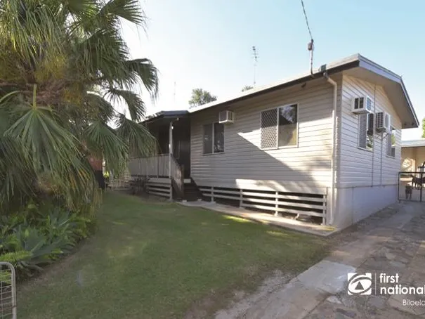 RELAXING OUTDOOR ENTERTAINER WITH A PRIVATE SPA!