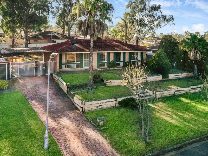 Brick Home on Massive 743m2 Block!