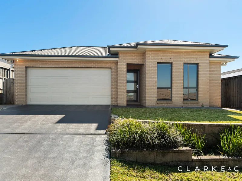 INVEST OR NEST! MODERN HOME IN CENTRAL LOCATION!