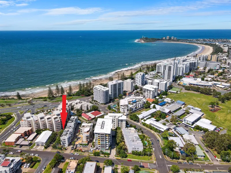 Mooloolaba Charmer with Rooftop Terrace!