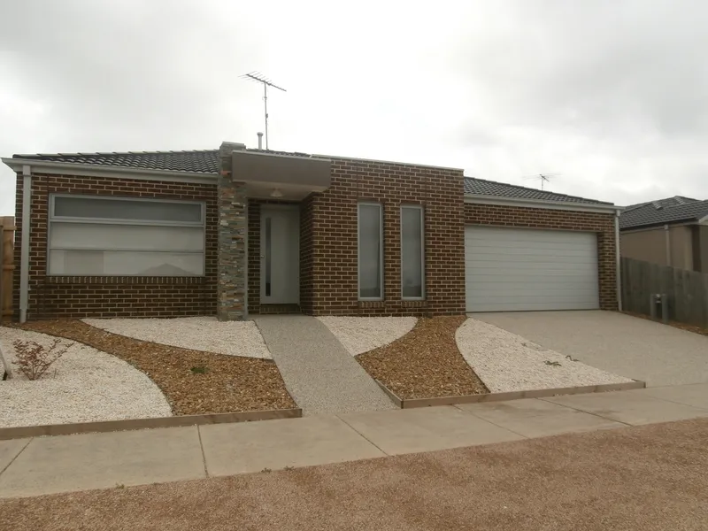 SHARE HOUSE, 2 ROOMS AVAILABLE ALL UTILITIES INCLUDED FULLY FURNISHED