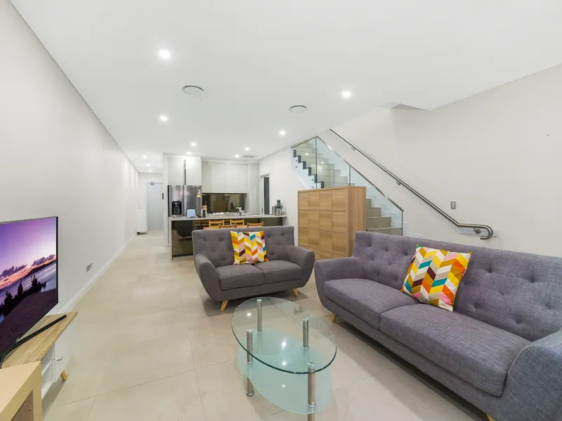 Rosebery 4 bedroom fully furnished NEW townhouse newly listed. Monthly lease available.