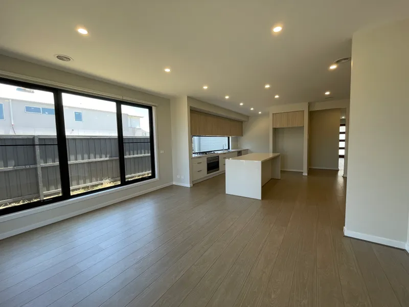 BRAND NEW LUXURIOUS HOME