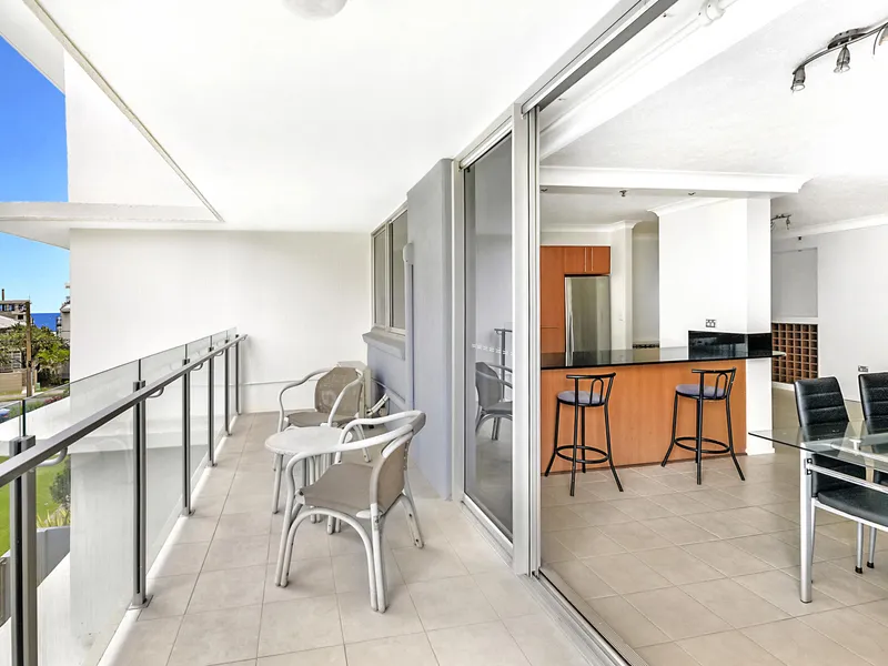 Sensational Buying in Main Beach