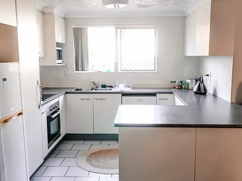 NEW PRICE! Offers Over $175,000 FIRST HOME OWNER OR INVESTORS DREAM!!!