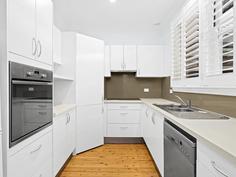 Three Bedroom Villa Walk To Beach