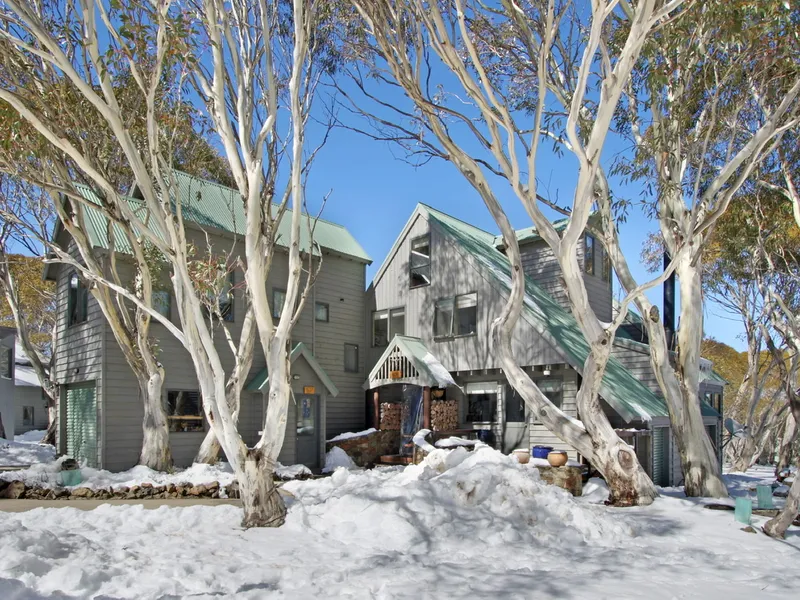 GRAND 5 STAR HOME with DUAL OCCUPANCY