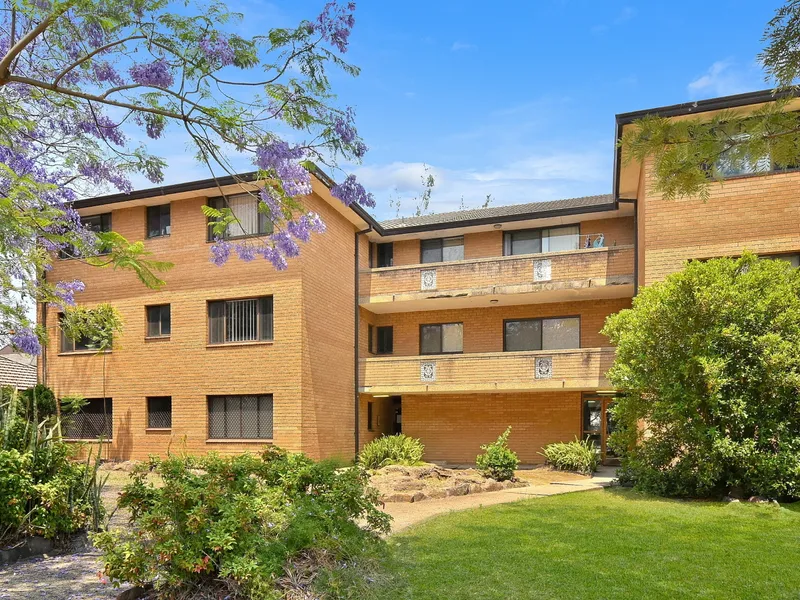 Newly Refreshed 2 Bedroom Unit!